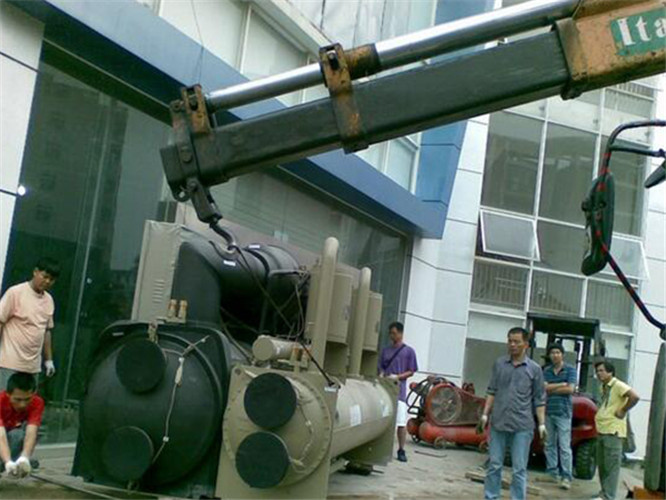 汾阳市随车吊和汽车吊的核心区别是什么？哪种更省钱？