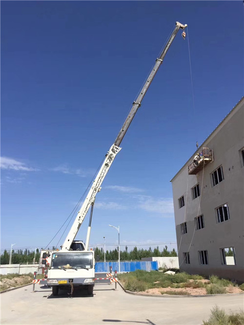 汾阳市“轻装强干”—— 吊车的 “轻量化臂架” 技术