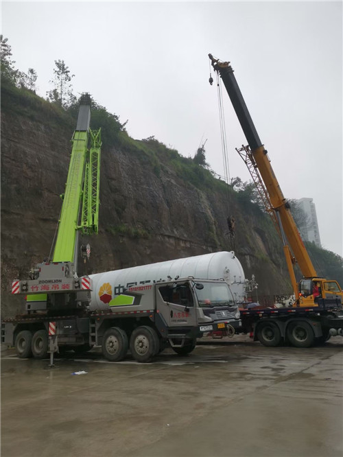 汾阳市“不怕风雨冻”—— 吊车的 “恶劣环境适应” 技术